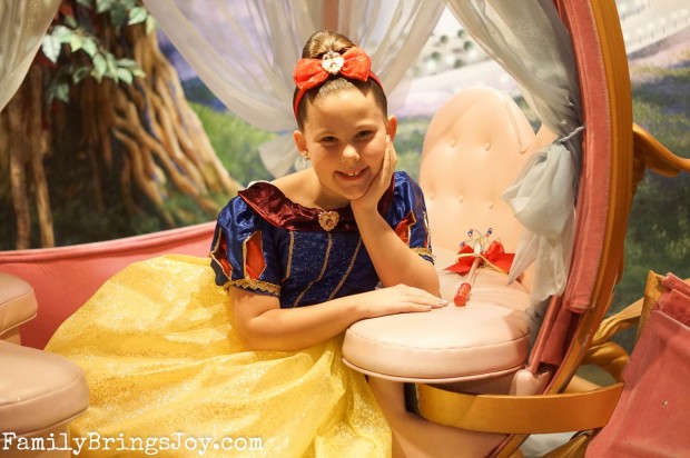 snow white in carriage familybringsjoy.com
